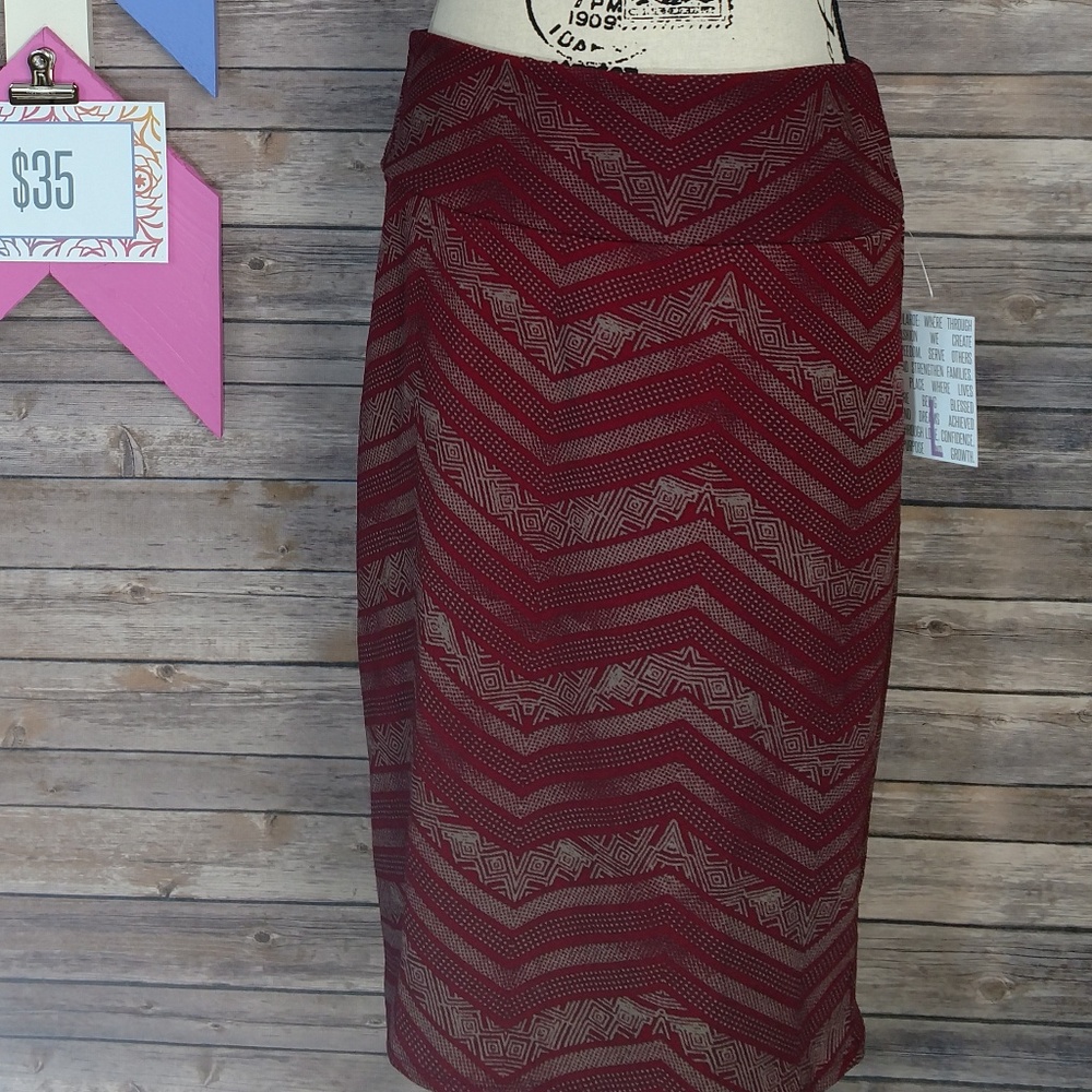 LuLaRoe NWT L Cassie skirt